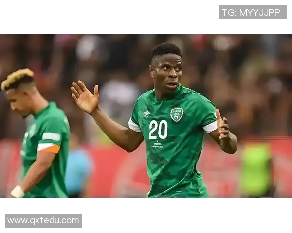 足球明星囚头发型的流行趋势与球场风格的完美结合探讨